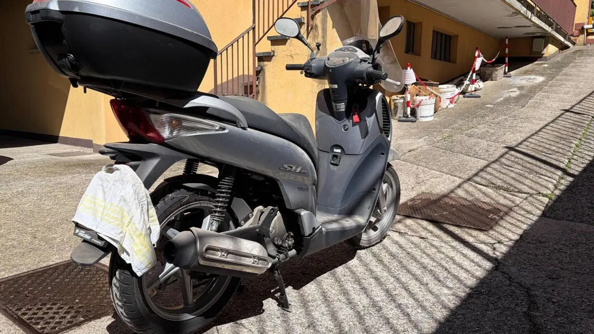 Honda SH 150 (2000 - 06)  (8)