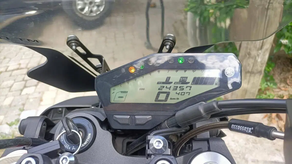 Yamaha MT-09 (2017 - 20)  (4)