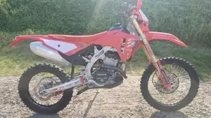 Honda CRF 300RX Enduro Special (2025)  (6)