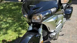 Honda GL 1800 Gold Wing (2012 - 17)  (3)