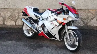 Yamaha fzr 600 epoca