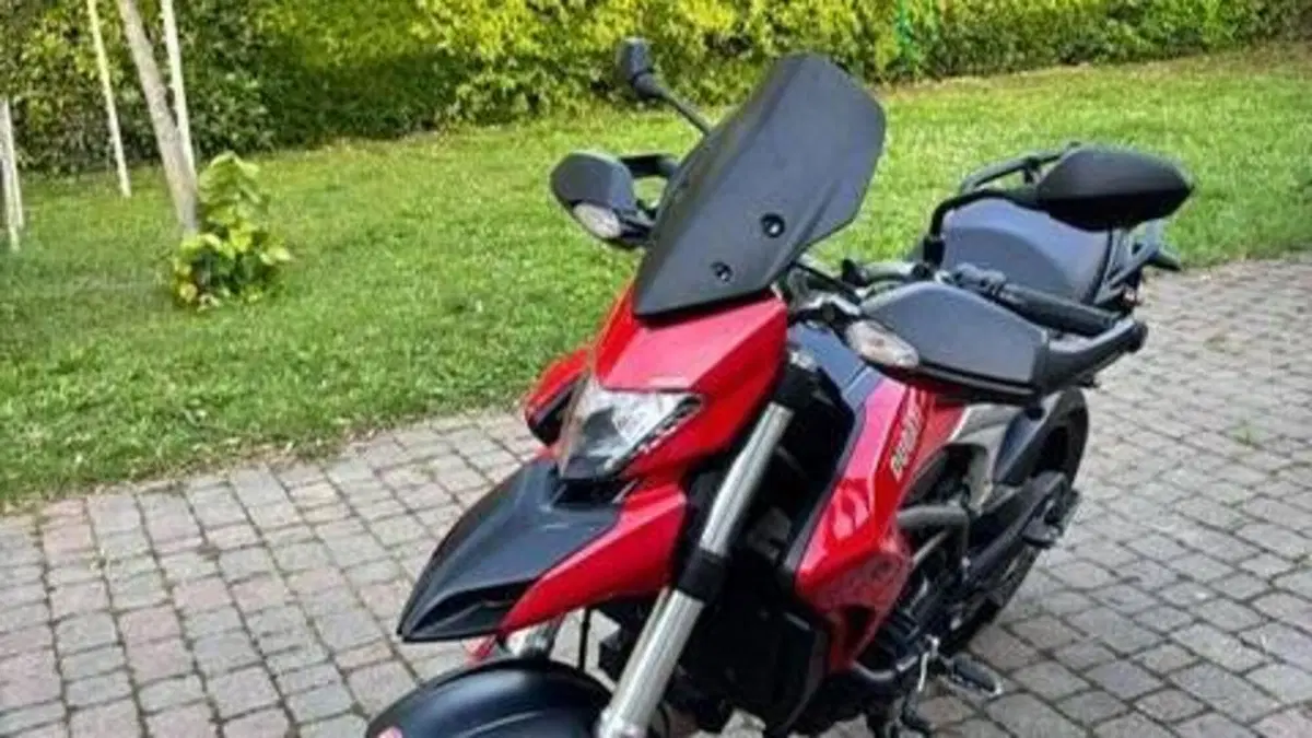 Ducati Hyperstrada 821 (2013 - 15)  (2)