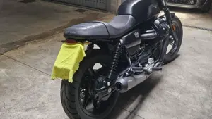 Moto Guzzi V7 Stone (2021 - 24)  (9)