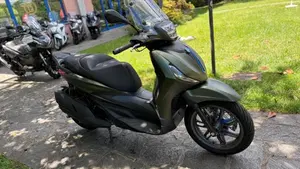 Piaggio Beverly 400 S (2025 - 26)  (3)