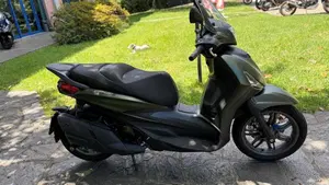 Piaggio Beverly 400 S (2025 - 26)  (4)