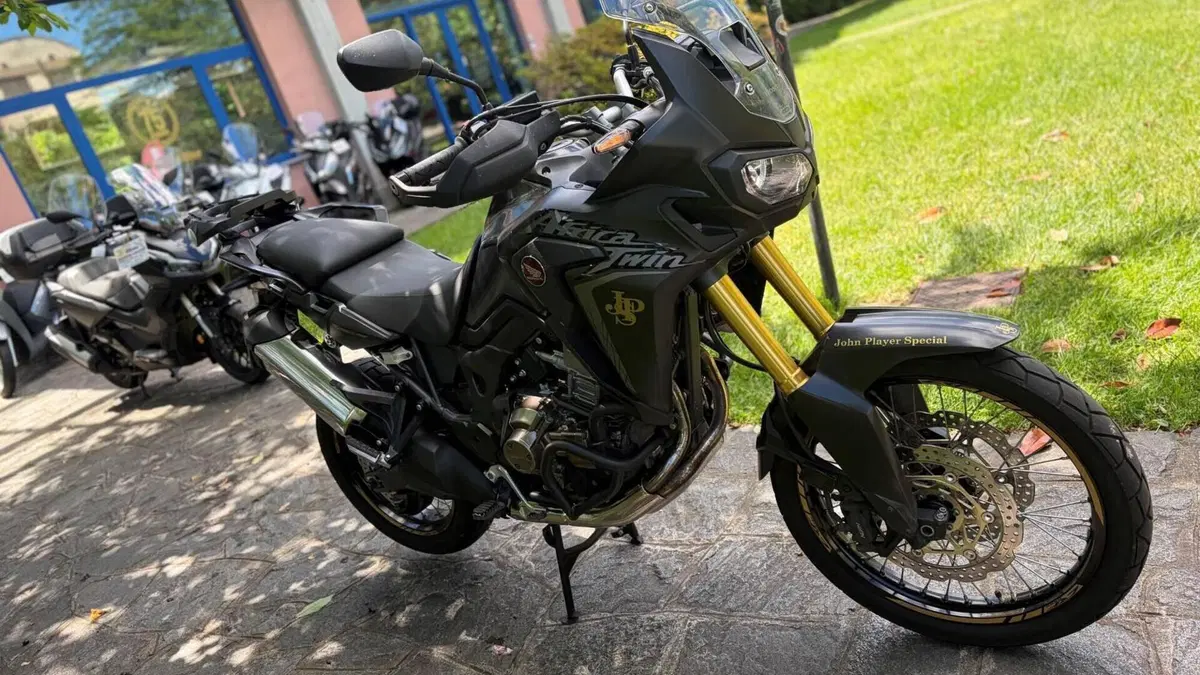 Honda Africa Twin CRF 1000L DCT ABS (2016 - 17)  (4)