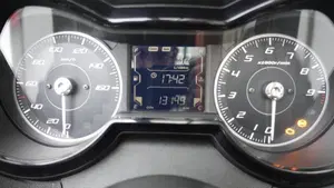 Yamaha X-Max 300 Tech Max (2020)  (4)
