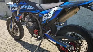 Fantic Motor XMF 125 Motard Competition 4T (2023 - 24)  (3)