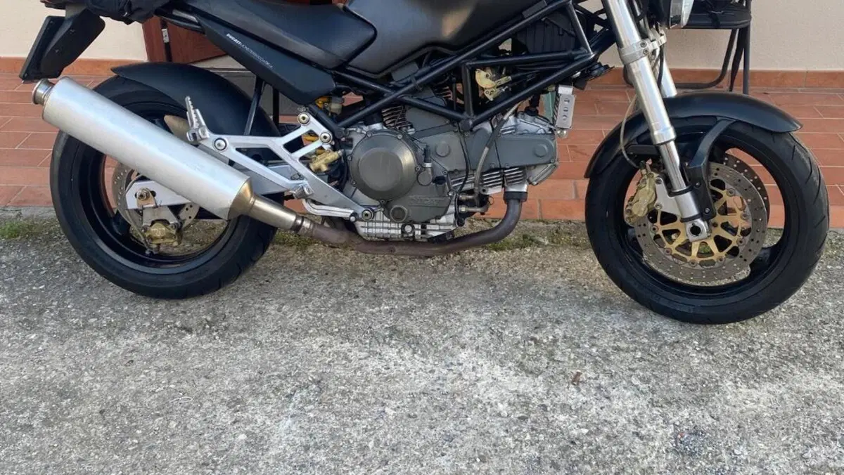 Ducati Monster 900 City Dark I.E. (1999 - 02)  (3)