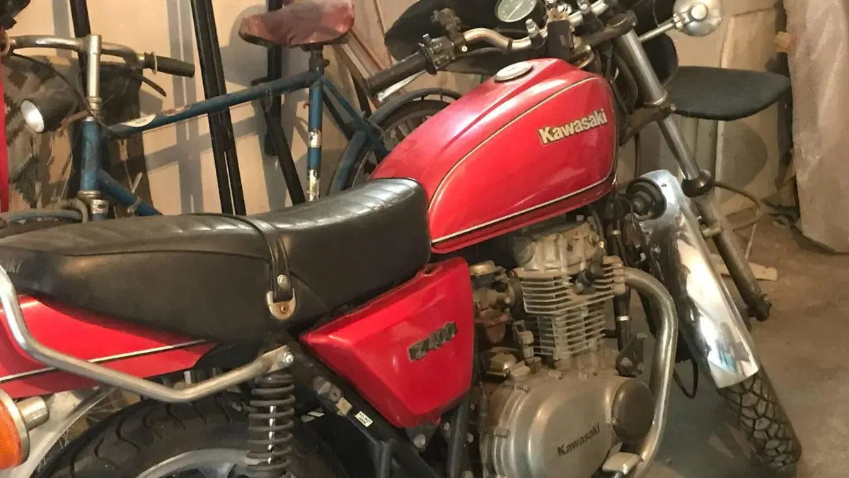 Kawasaki   (12)