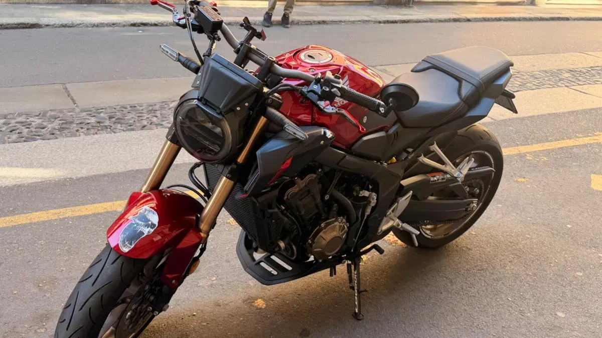 Honda CB 650 R (2021 - 23)  (2)