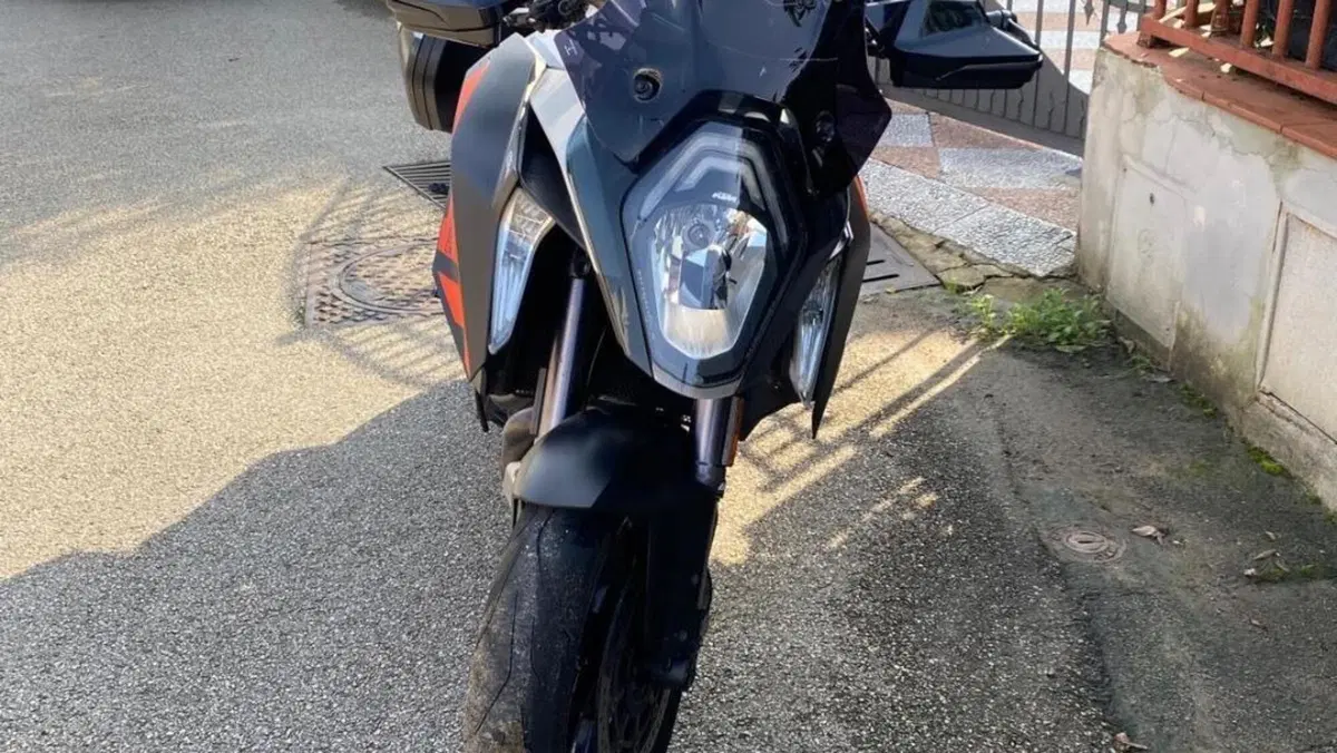 KTM 1290 Super Duke GT ABS (2016 - 18)  (2)