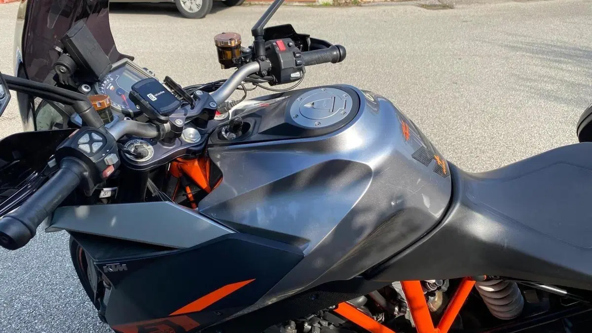 KTM 1290 Super Duke GT ABS (2016 - 18)  (5)