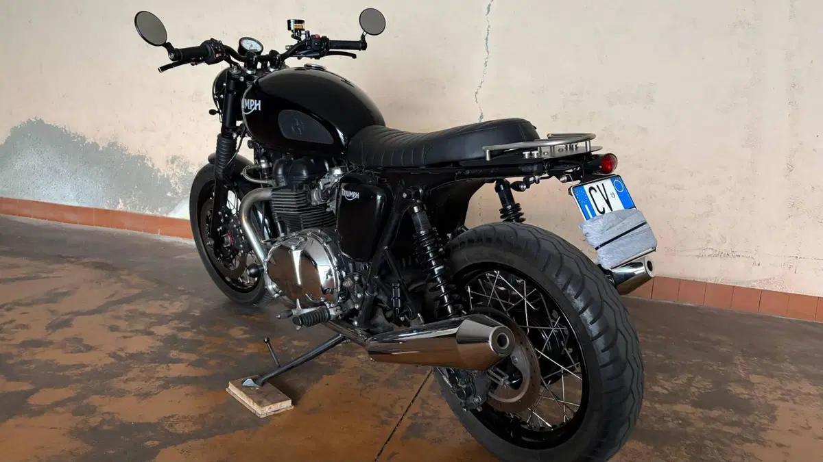 Triumph Thruxton 900 (2004 - 15)  (3)
