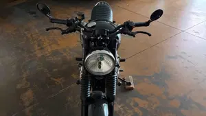 Triumph Thruxton 900 (2004 - 15)  (5)