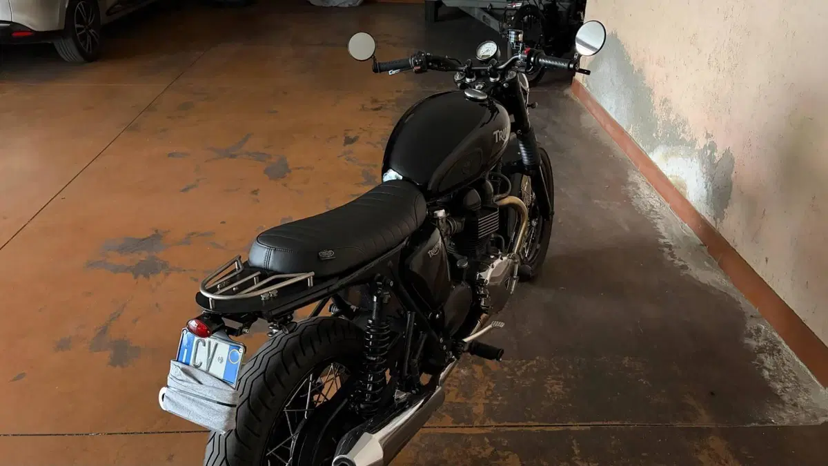 Triumph Thruxton 900 (2004 - 15)  (8)