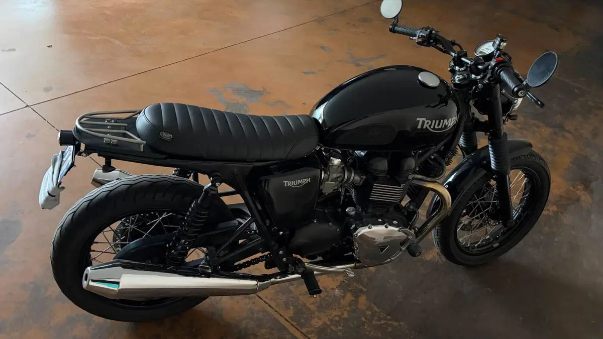 Triumph Thruxton 900 (2004 - 15)  (9)