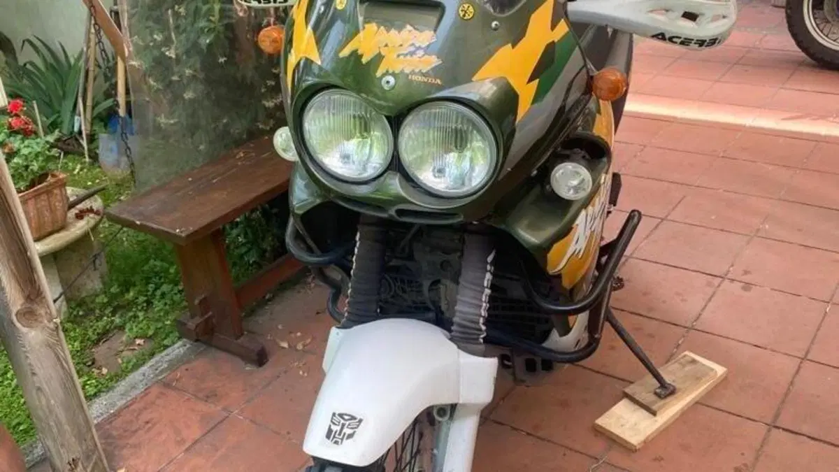 Honda Africa Twin XRV 750 (1996 - 02) 