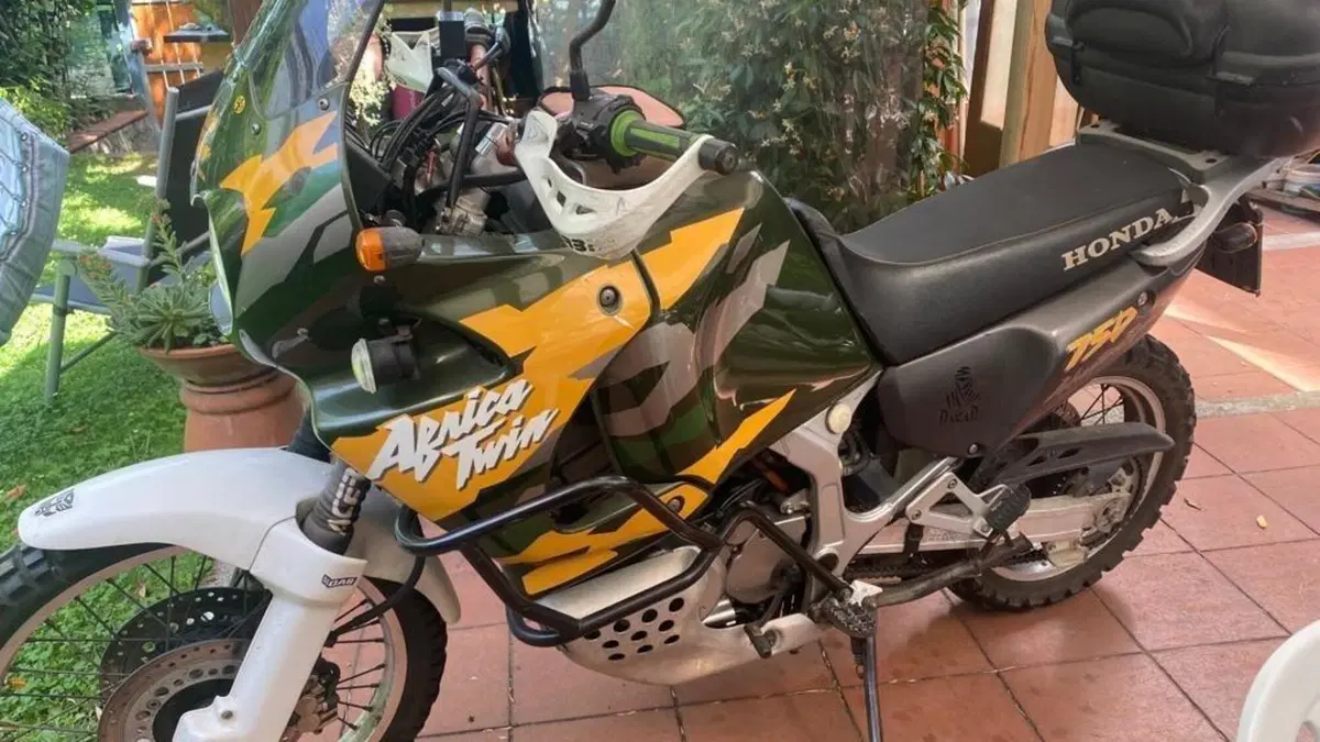 Honda Africa Twin XRV 750 (1996 - 02)  (4)