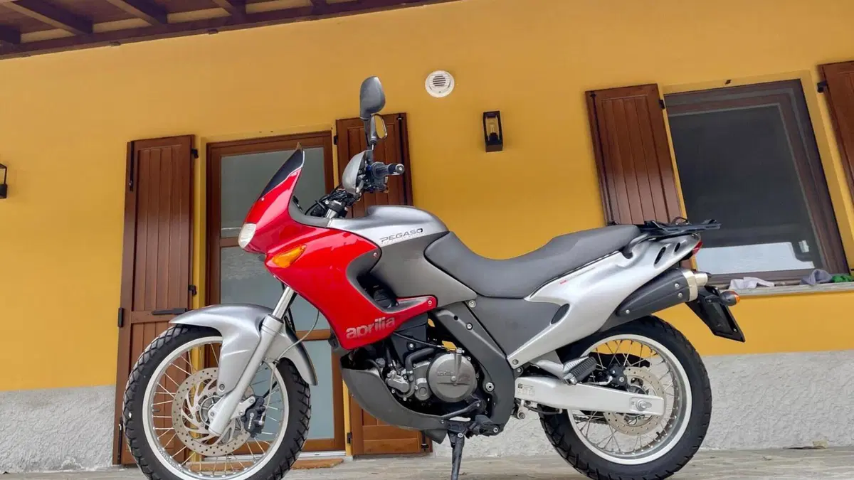 Aprilia Pegaso 650 IE (2003 - 04) 