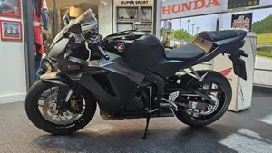 Honda CBR 600 RR (2024 - 26)  (2)