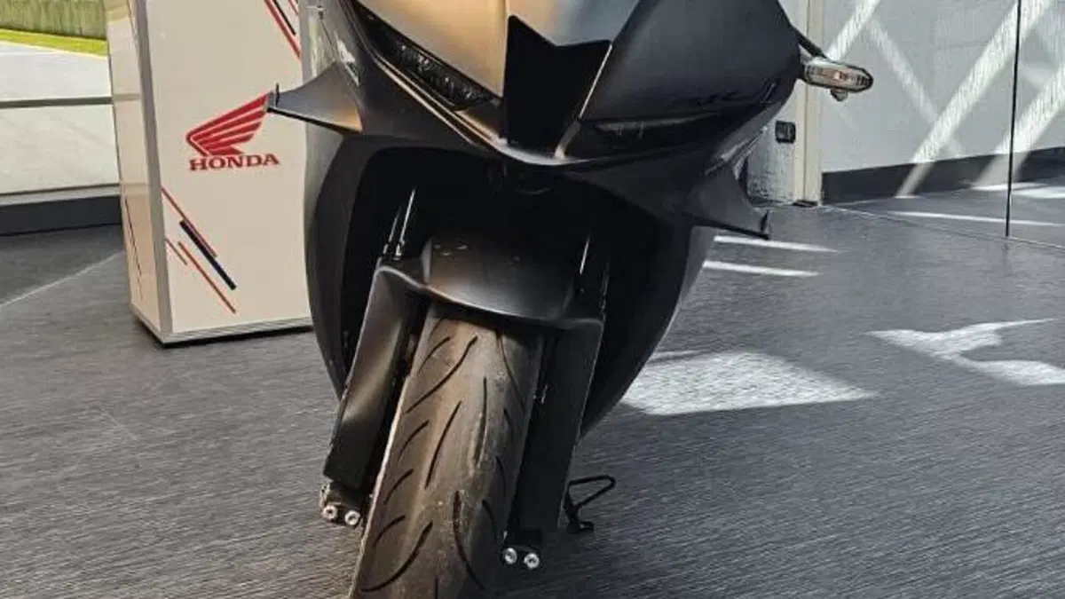 Honda CBR 600 RR (2024 - 26)  (3)