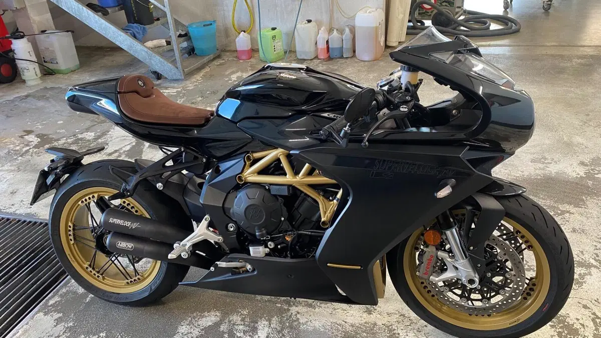 MV Agusta Superveloce 800 S (2021 - 25)  (4)