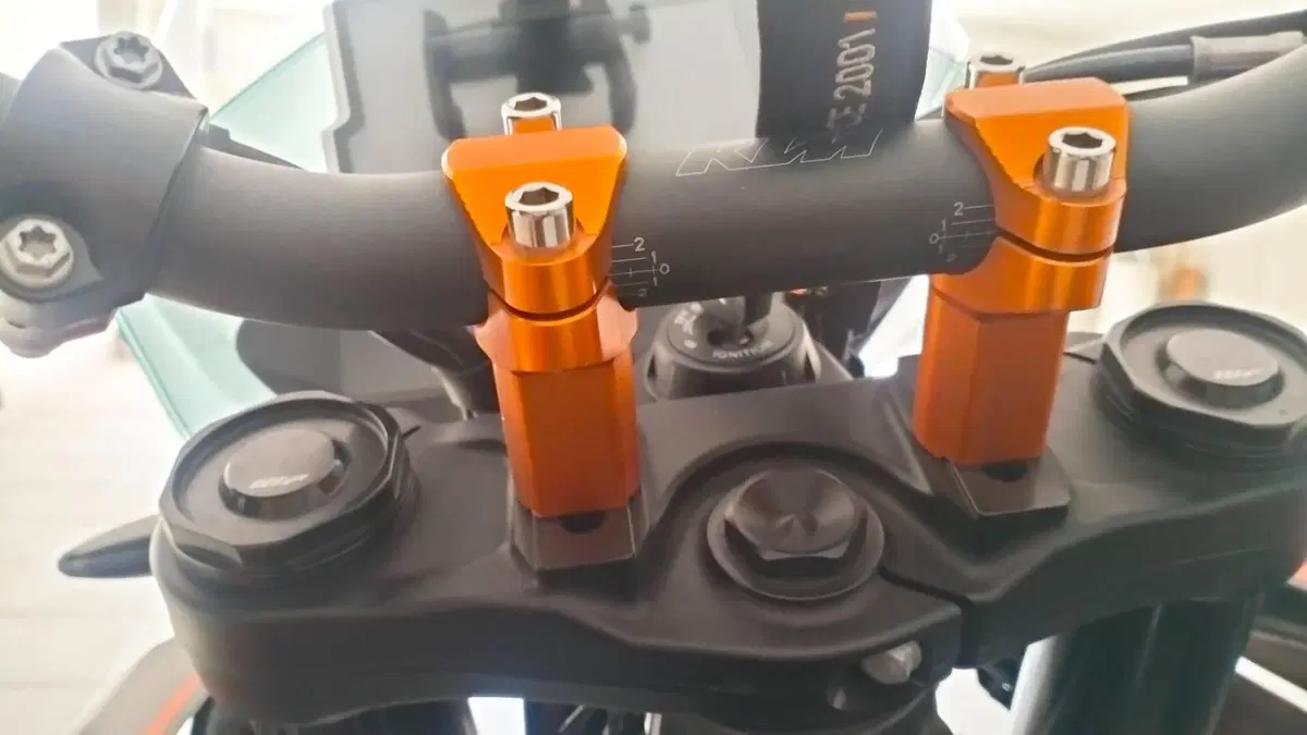 KTM 890 Adventure (2022)  (3)