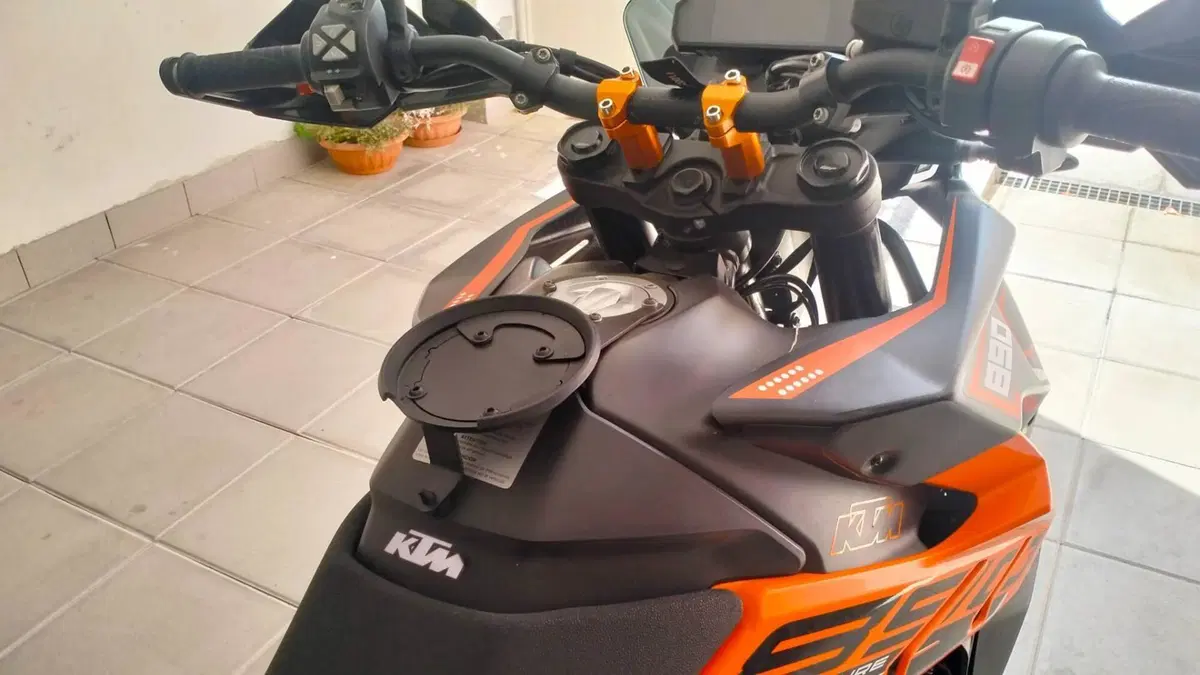 KTM 890 Adventure (2022)  (10)