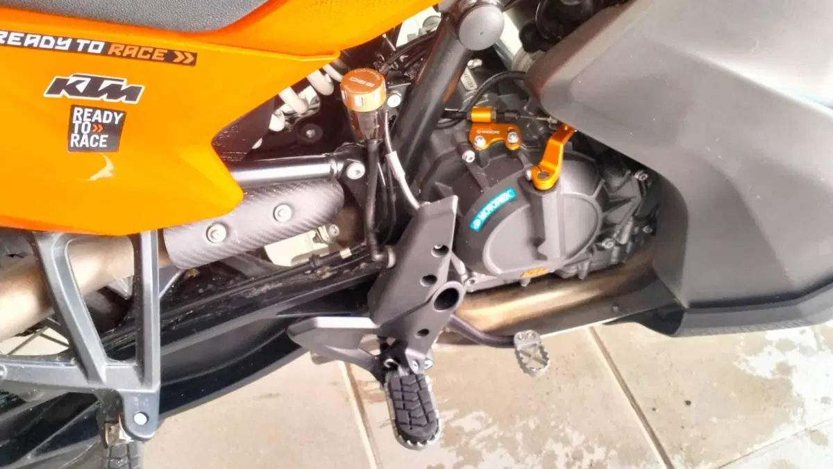KTM 890 Adventure (2022)  (17)