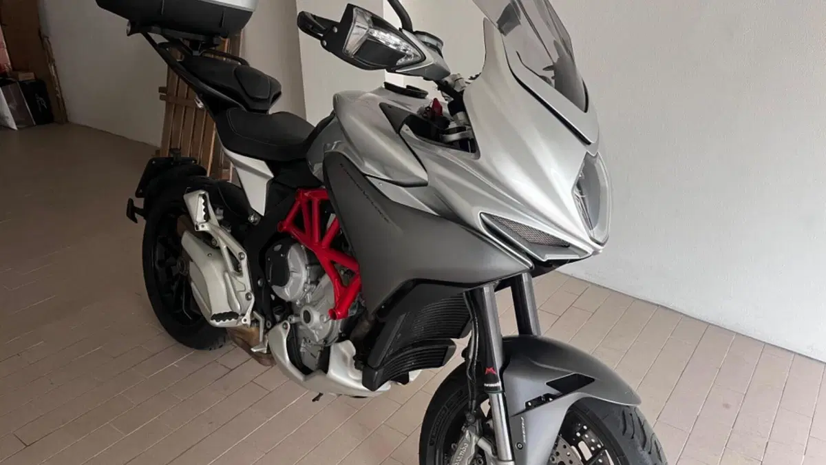 MV Agusta Turismo Veloce 800 (2014 - 16)  (2)