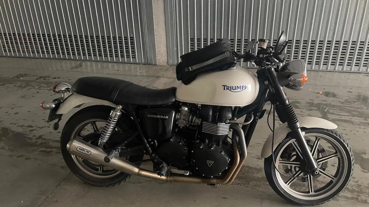 Triumph Bonneville (2007 - 16)  (4)
