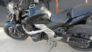 Kawasaki Z 750 (2007 - 14)  (3)