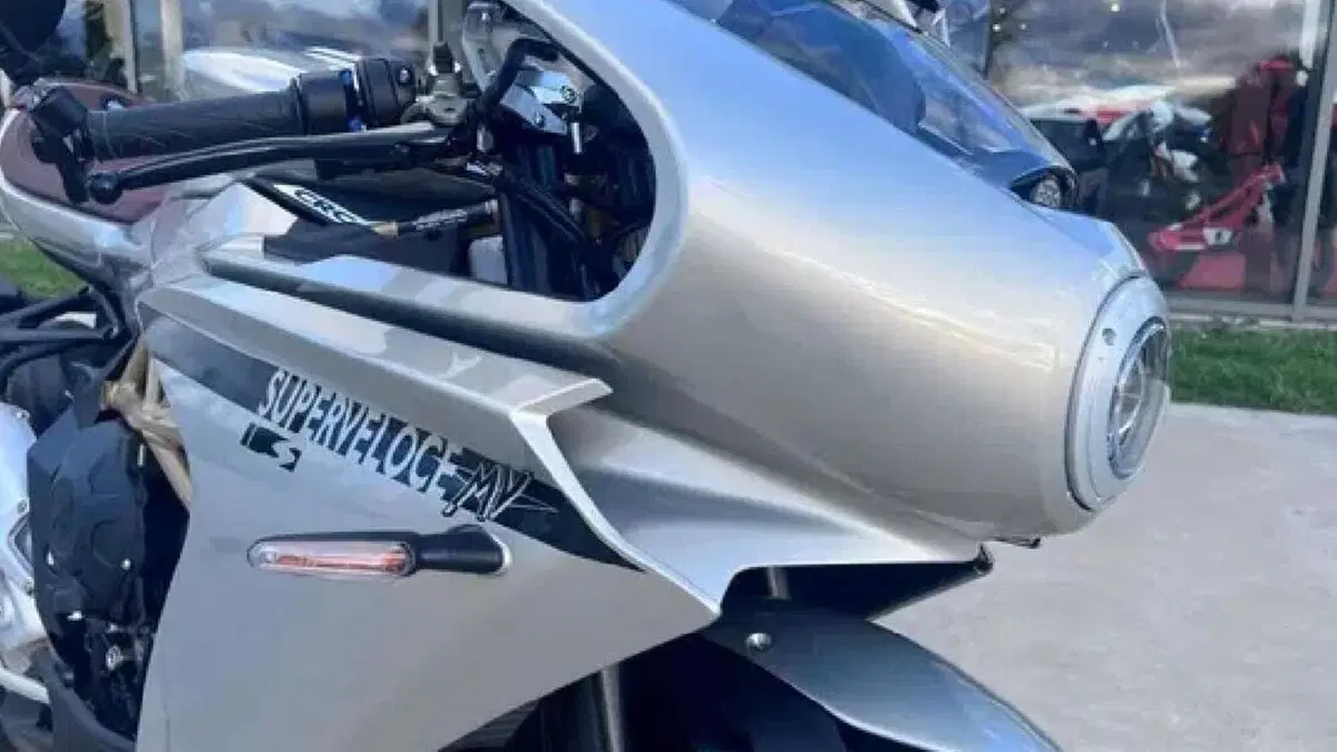 MV Agusta Superveloce 800 S (2021 - 25)  (2)