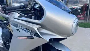 MV Agusta Superveloce 800 S (2021 - 25)  (2)