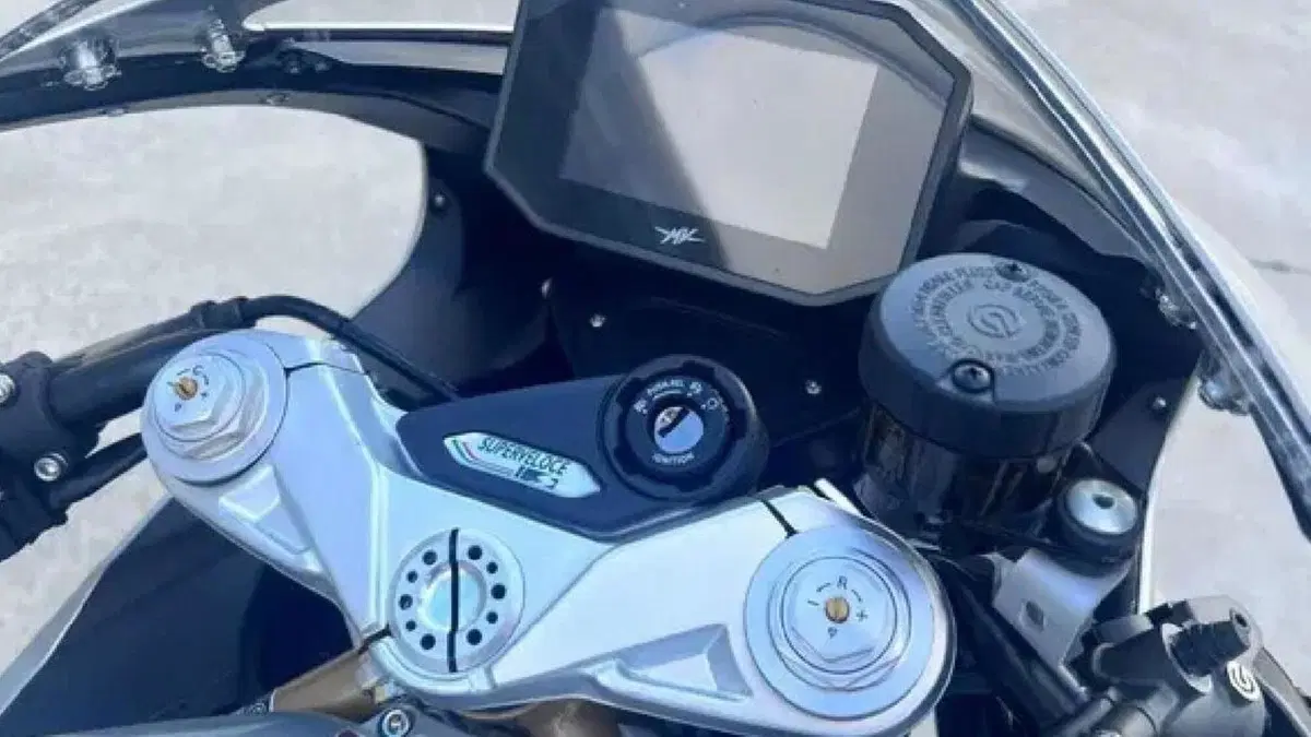 MV Agusta Superveloce 800 S (2021 - 25)  (7)