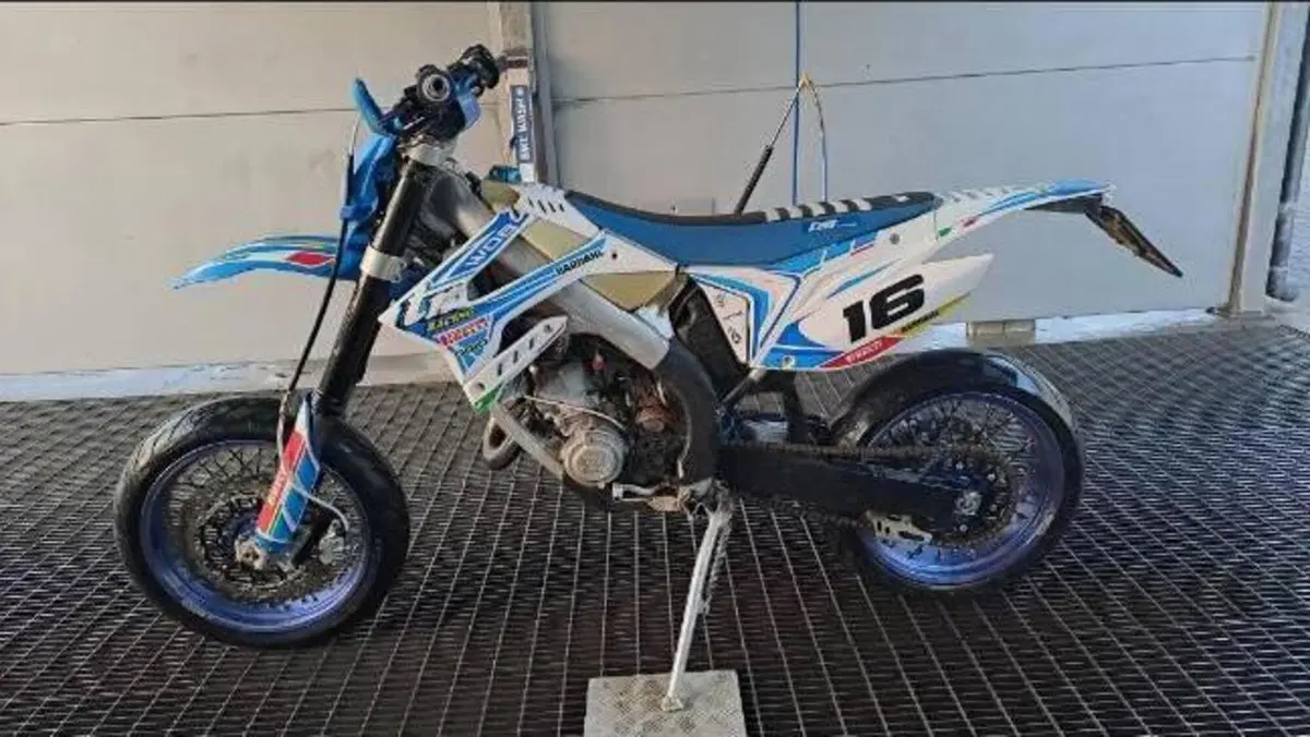 Tm Moto EN 125 (2017)  (2)