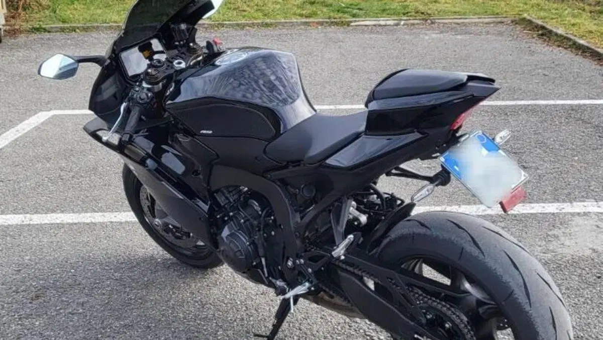 Yamaha YZF R9 (2025 - 26)  (5)
