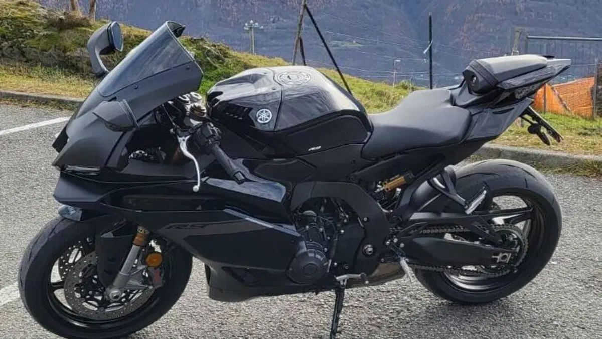 Yamaha YZF R9 (2025 - 26)  (6)