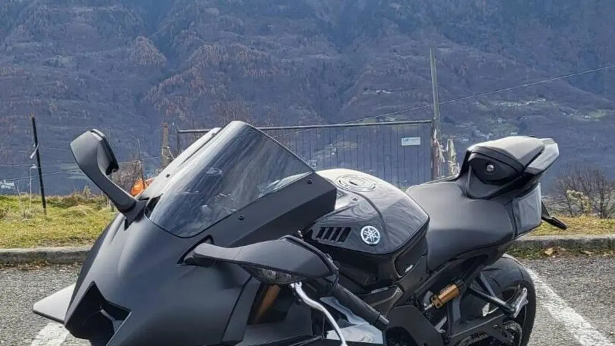 Yamaha YZF R9 (2025 - 26)  (7)