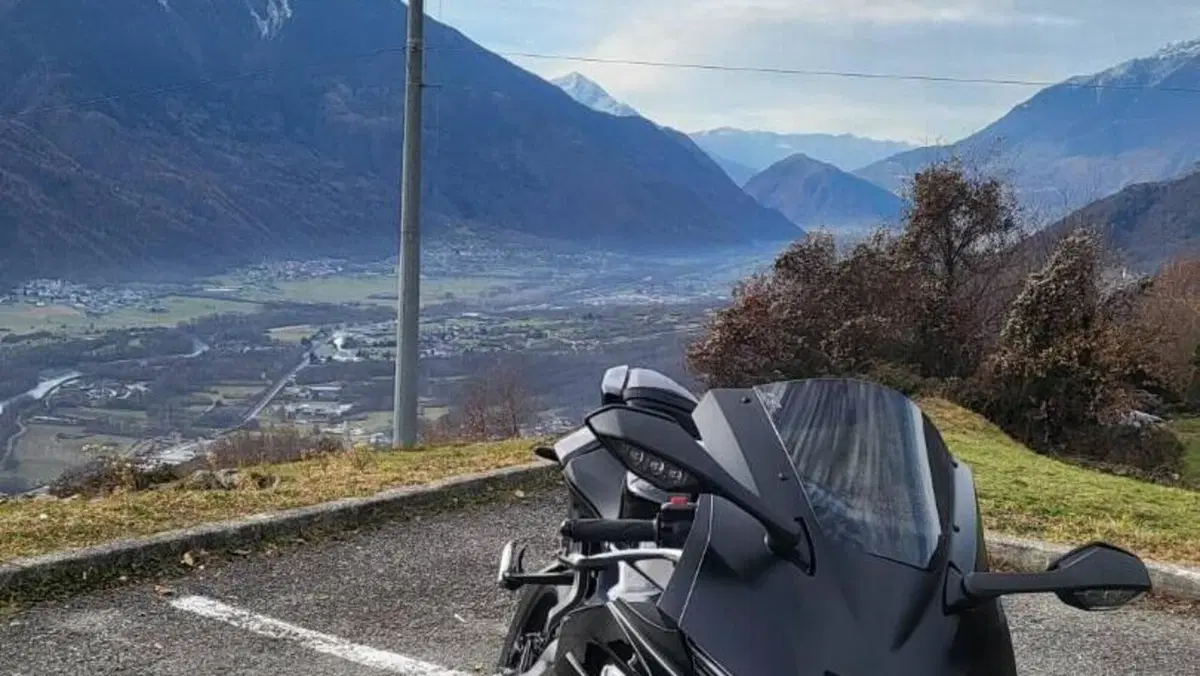 Yamaha YZF R9 (2025 - 26)  (8)