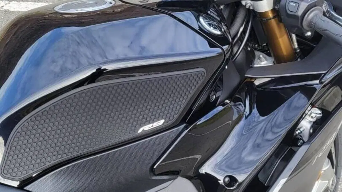 Yamaha YZF R9 (2025 - 26)  (9)