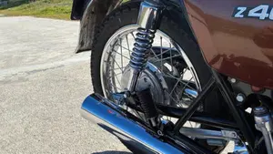 Kawasaki   (8)