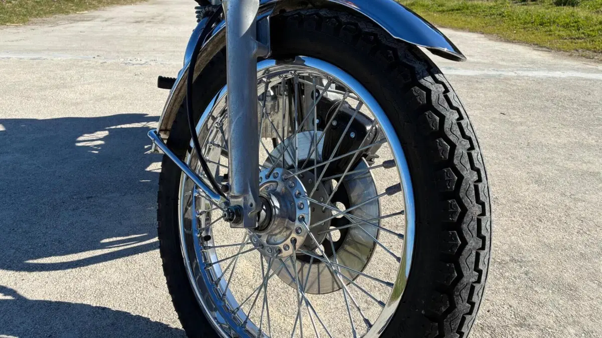 Kawasaki   (9)