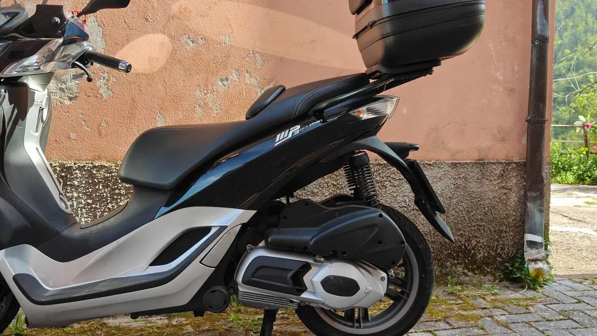Piaggio Mp3 300 ie Yourban ERL (2011 - 17)  (4)