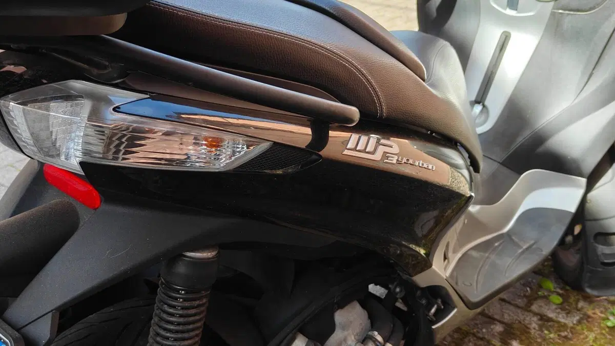 Piaggio Mp3 300 ie Yourban ERL (2011 - 17)  (9)