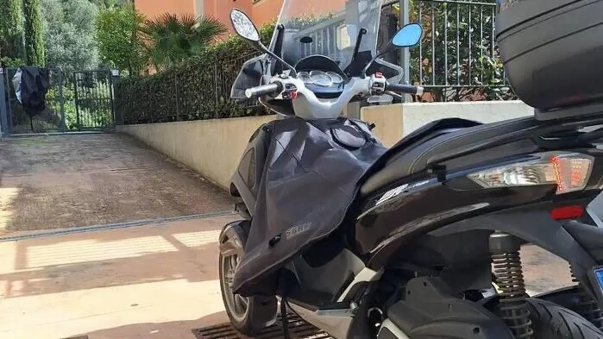 Piaggio Mp3 300 ie Yourban ERL (2011 - 17)  (10)