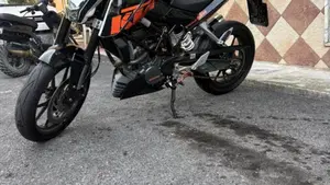 KTM 125 Duke ABS (2013 - 16)  (2)