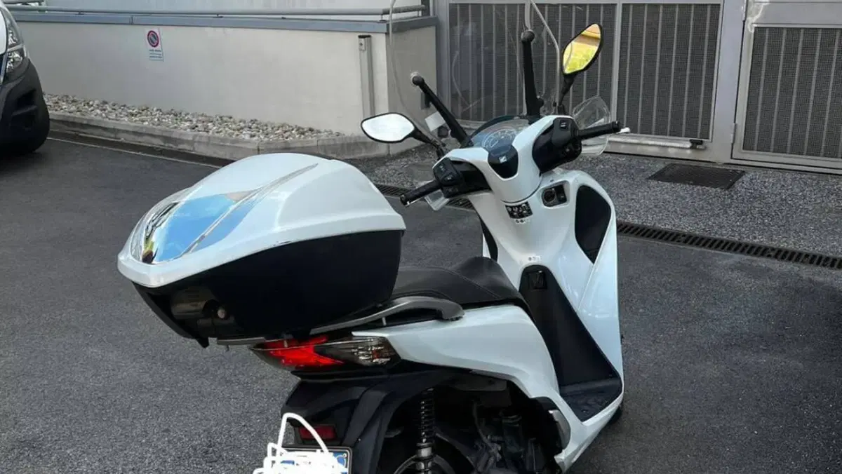 Honda SH 150i (2017 - 19)  (2)