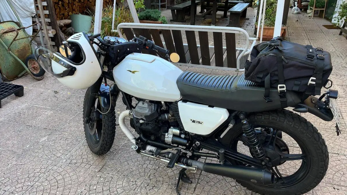 Moto Guzzi   (2)
